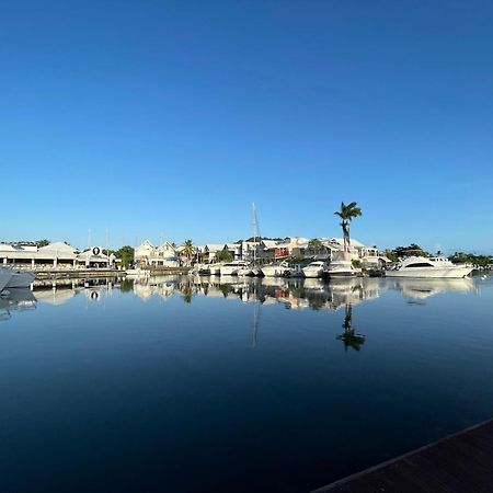 T2 Calme Et Lumineux Au Coeur De Pointe-A-Pitre Apartment Luaran gambar