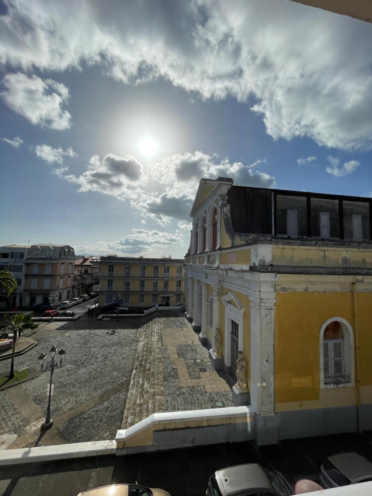 T2 Calme Et Lumineux Au Coeur De Pointe-A-Pitre Apartment Luaran gambar