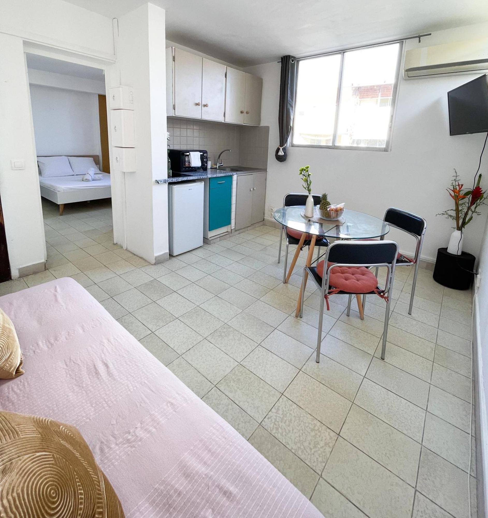T2 Calme Et Lumineux Au Coeur De Pointe-A-Pitre Apartment Luaran gambar